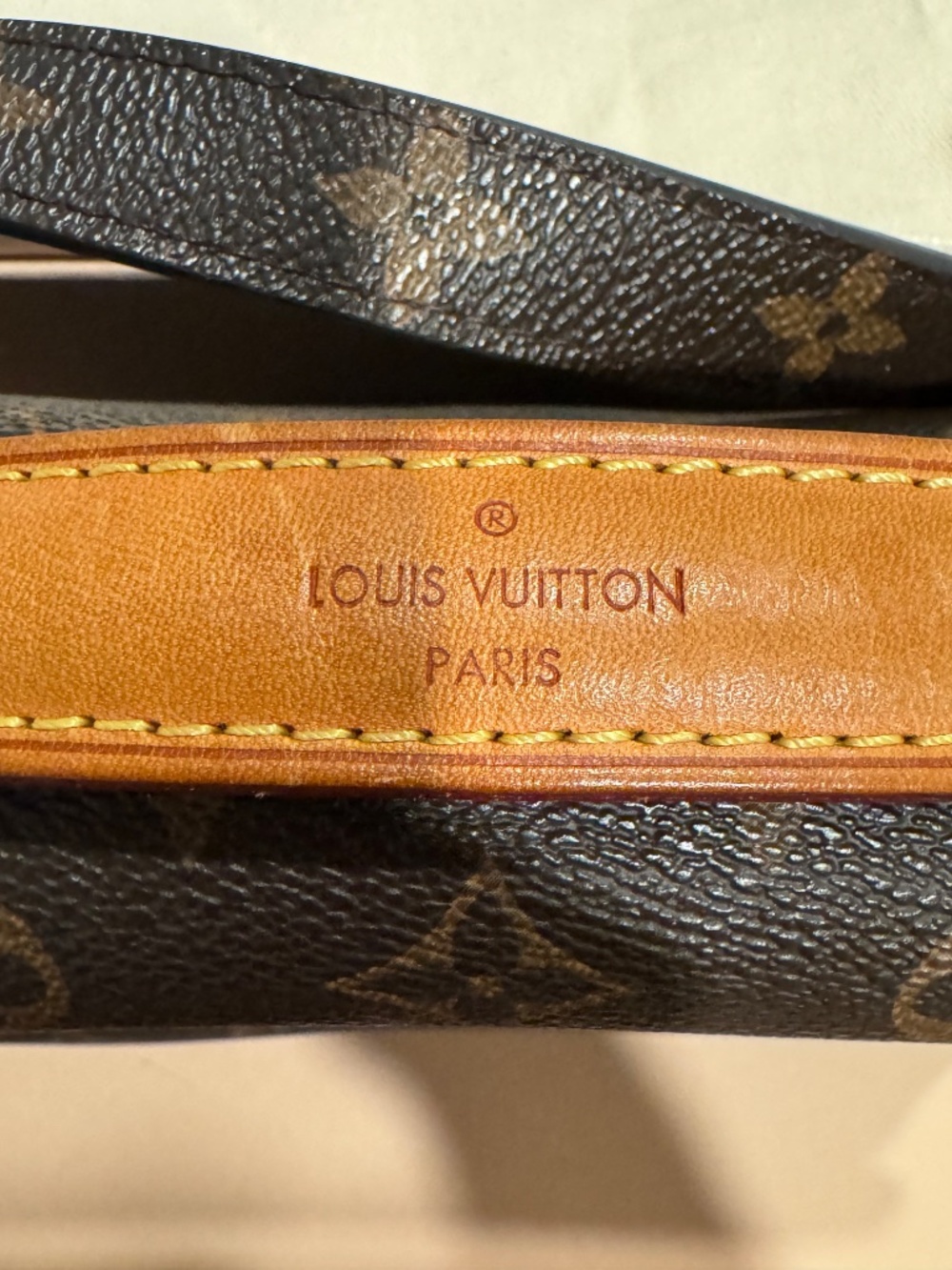 "Authentic Louis Vuitton Monogram Pochette Métis - Good Condition" - Picture 10 of 16